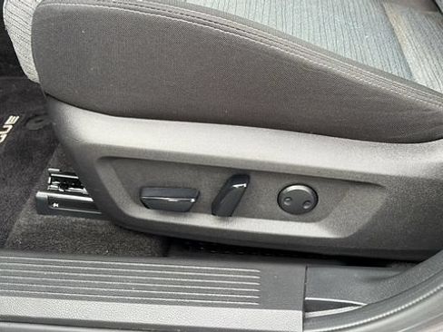 Used 2023 Nissan Rogue SV AWD/4WD image 11