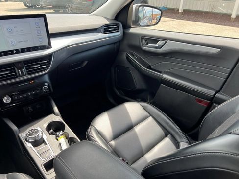 Used 2024 Ford Escape Platinum AWD/4WD image 35