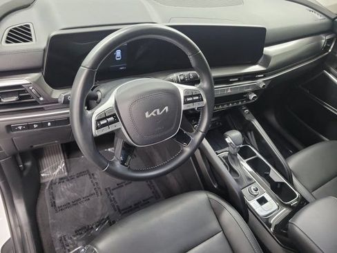 Certified 2024 Kia Telluride S w/ S Sunroof Package AWD/4WD image 16