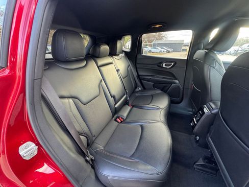 Used 2025 Jeep Compass Trailhawk image 35