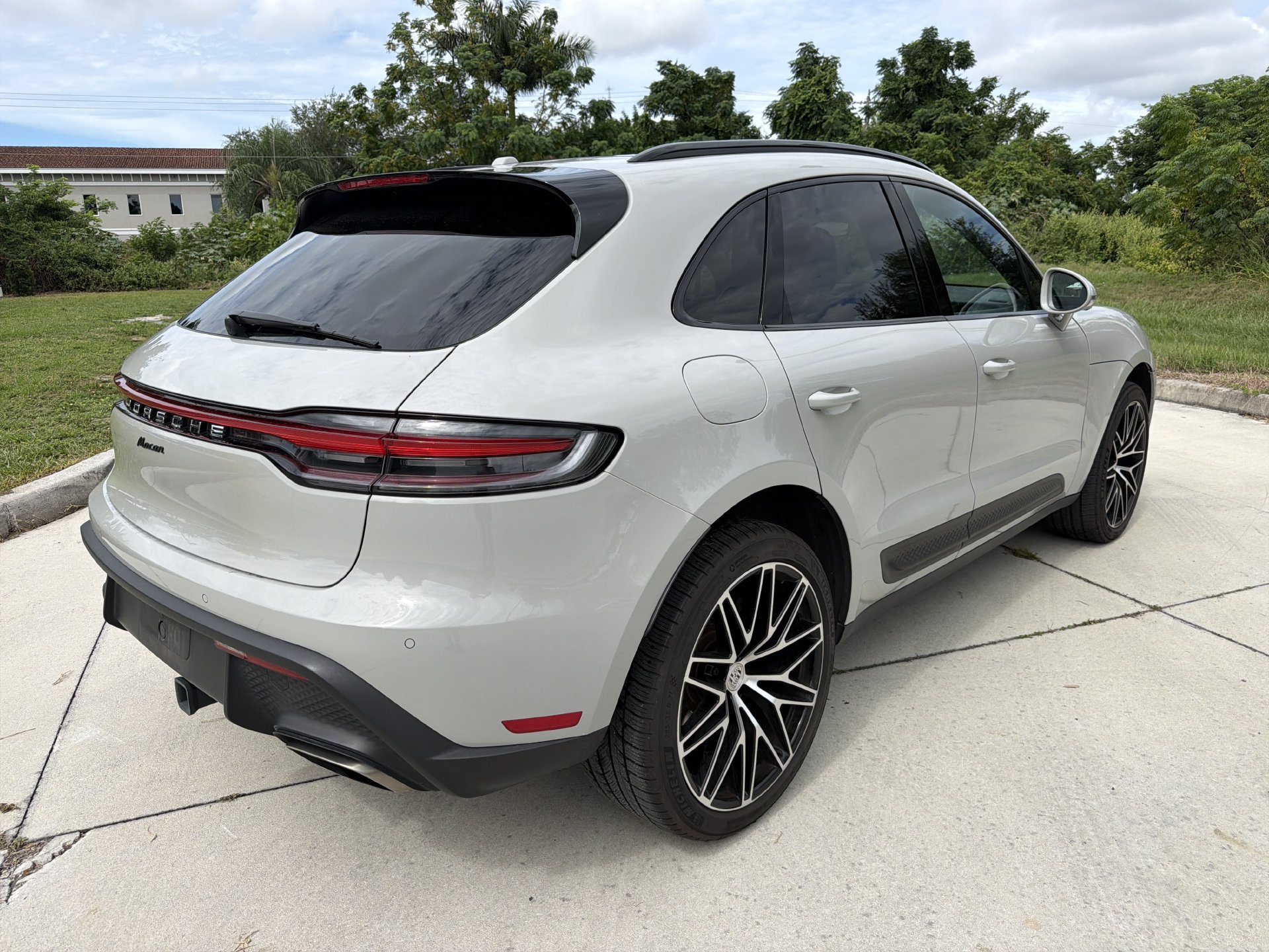 Used 2023 Porsche Macan Turbo AWD/4WD image 4