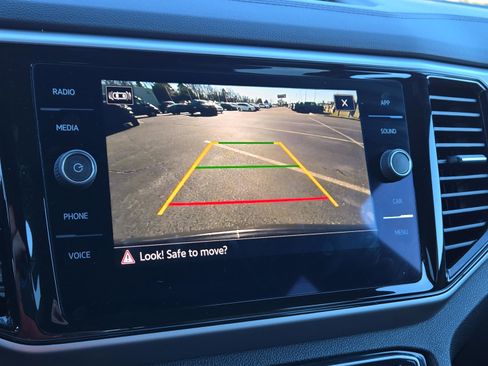 Used 2023 Volkswagen Atlas Cross Sport SE w/ Black Wheel Package image 26