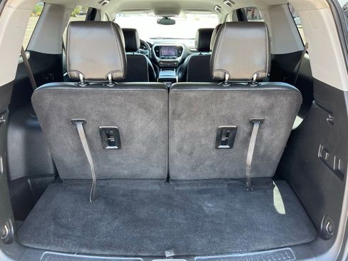 Used 2021 GMC Acadia SLT w/ Elevation Edition image 13