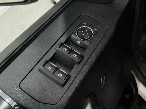 Used 2018 Ford F150 XLT w/ Equipment Group 302A Luxury AWD/4WD image 15