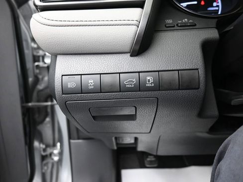 Used 2023 Toyota Camry SE image 20