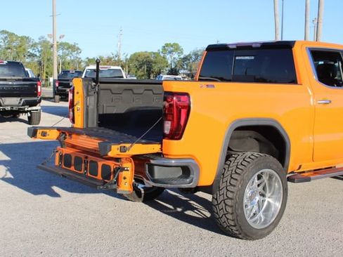 Used 2021 GMC Sierra 1500 SLE w/ X31 Off-Road Package image 11