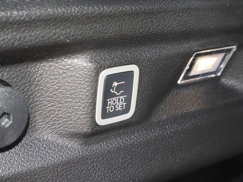 New 2025 Jeep Grand Cherokee L Altitude image 17