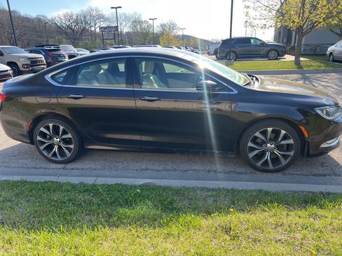 Used 2015 Chrysler 200 C image 4