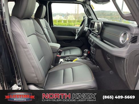 New 2026 Jeep Gladiator Sport AWD/4WD image 25