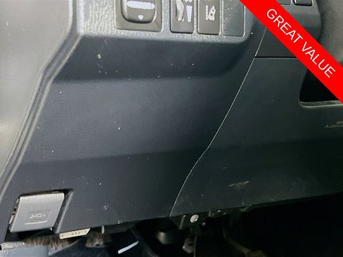 Used 2017 Toyota RAV4 XLE w/ Convenience Package image 10