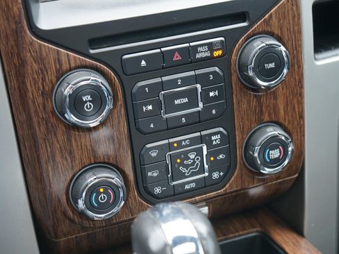 Used 2014 Ford F150 Lariat w/ Equipment Group 502A Luxury AWD/4WD image 22