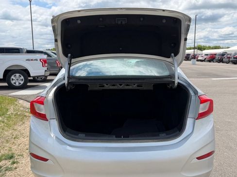 Used 2017 Chevrolet Cruze Premier w/ Enhanced Convenience Package FWD image 27
