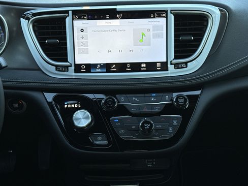 New 2026 Chrysler Pacifica Select image 29