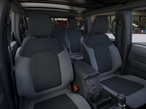 New 2025 Ford Bronco 4-Door image 10