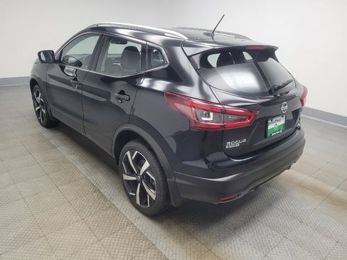 Used 2022 Nissan Rogue Sport SL w/ Premium Package image 3
