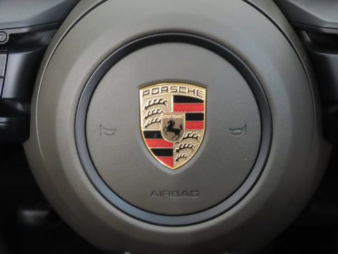 Certified 2026 Porsche Macan AWD/4WD image 21