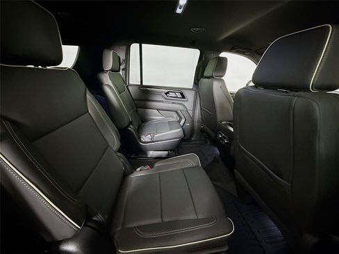 New 2026 GMC Yukon XL Elevation w/ LPO, Floor Liner Package AWD/4WD image 22