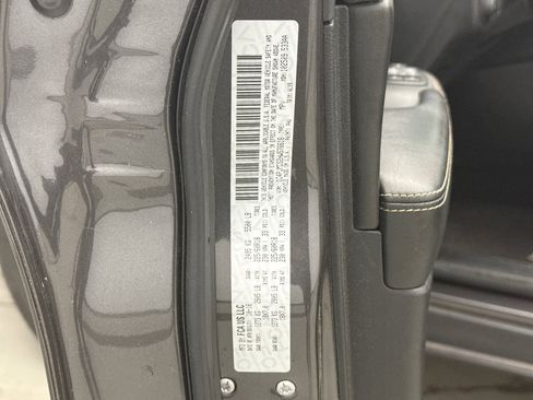 Used 2017 Jeep Cherokee Limited image 11