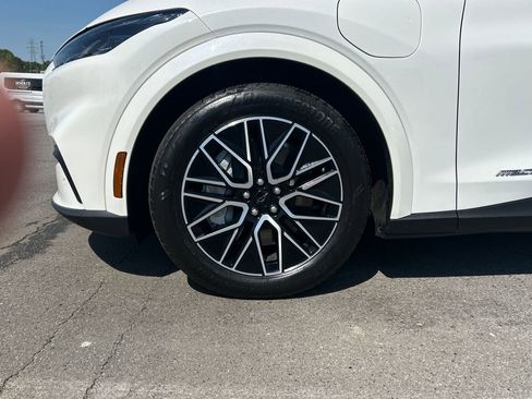 Used 2025 Ford Mustang Mach-E Premium AWD/4WD image 28