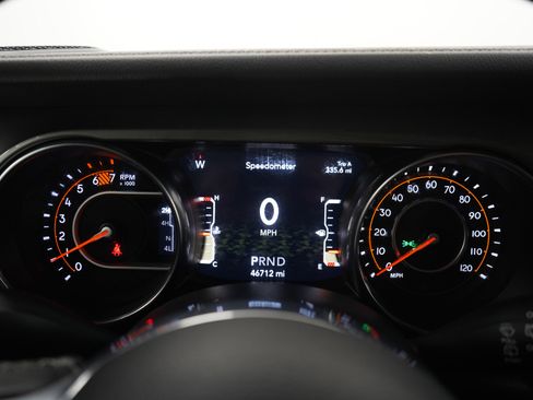 Used 2021 Jeep Wrangler Unlimited Sahara w/ Uconnect 4C Nav & Sound Group AWD/4WD image 26