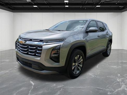 Used 2025 Chevrolet Equinox LT FWD image 1