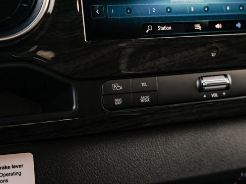 Used 2024 Mercedes-Benz Sprinter 3500 image 56