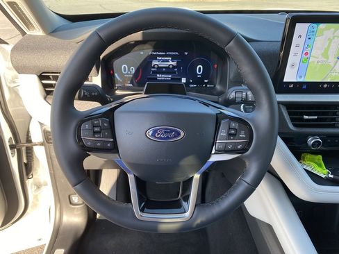 New 2026 Ford Explorer Platinum w/ LUX Leather Package image 18