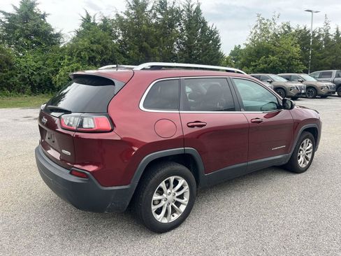 Used 2019 Jeep Cherokee Latitude w/ Cold Weather Group FWD image 7