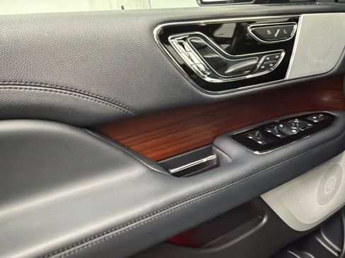 Used 2023 Lincoln Navigator Reserve AWD/4WD image 34