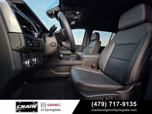 Used 2025 GMC Yukon XL AT4 AWD/4WD image 23