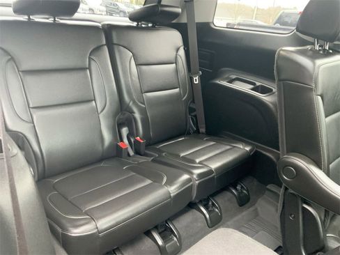 Certified 2023 GMC Acadia SLT w/ Technology Package image 32