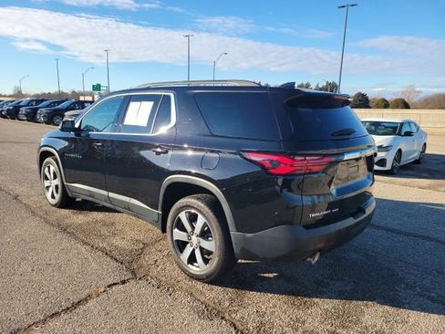 Used 2023 Chevrolet Traverse LT w/ LT Premium Package image 22