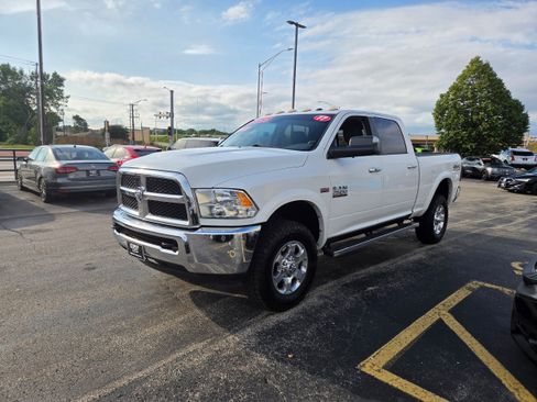 Used 2017 RAM 2500 SLT AWD/4WD image 3