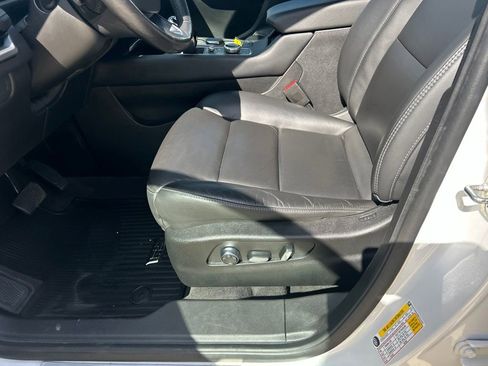 Used 2024 Cadillac XT4 Premium Luxury w/ Active Safety Package AWD/4WD image 18