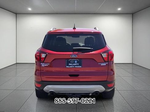 Used 2019 Ford Escape Titanium FWD image 4