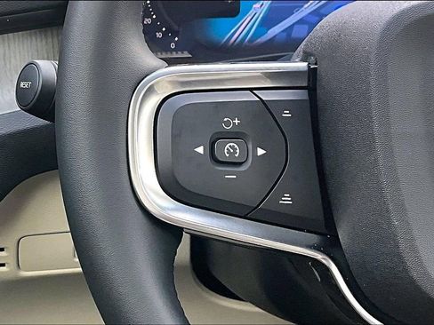 Certified 2026 Volvo XC40 B5 Ultra AWD/4WD image 28