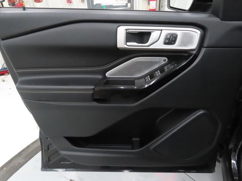 Used 2021 Ford Explorer ST w/ Equipment Group 401A AWD/4WD image 10