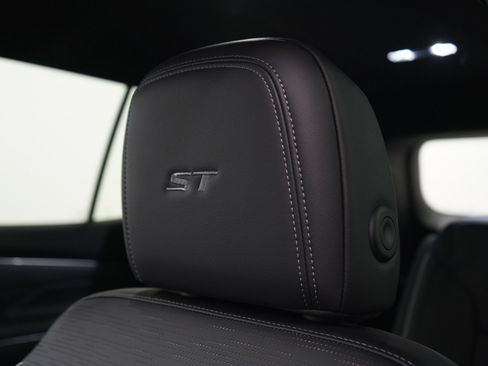 Used 2026 Buick Enclave Sport Touring w/ Power Package AWD/4WD image 33