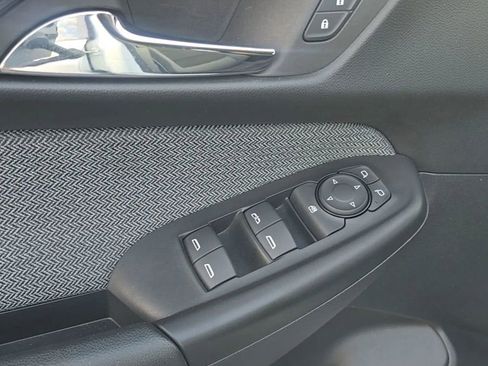 Used 2025 Chevrolet TrailBlazer LT image 13