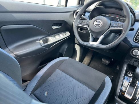 Used 2025 Nissan Versa SV FWD image 39