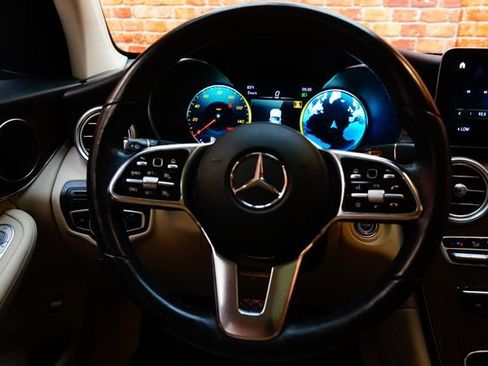 Used 2022 Mercedes-Benz GLC 300 4MATIC image 11