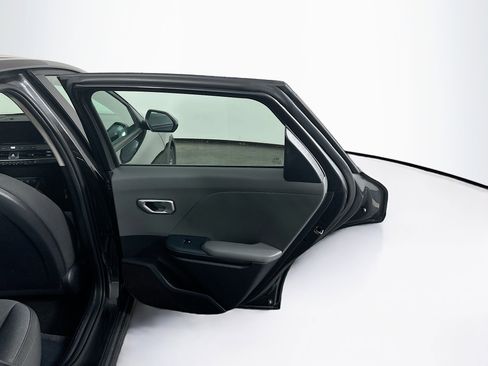 Used 2025 Kia K4 LXS image 28