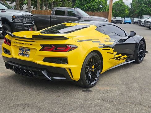 Used 2025 Chevrolet Corvette Z06 RWD image 7