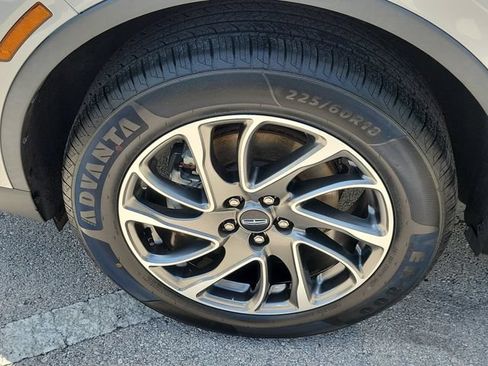 Certified 2022 Lincoln Corsair FWD image 9