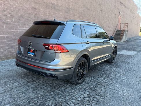 Used 2022 Volkswagen Tiguan SE R-Line image 5
