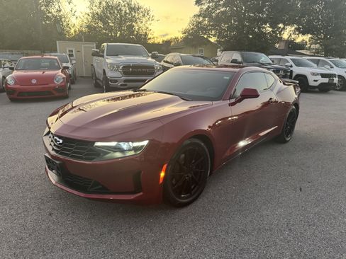 Used 2021 Chevrolet Camaro LT image 16