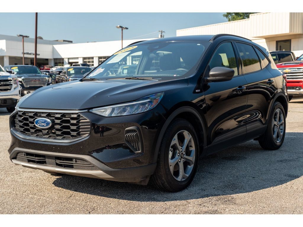 Used 2025 Ford Escape ST-Line FWD image 4