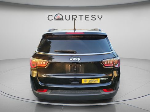 Used 2021 Jeep Compass Latitude FWD image 10
