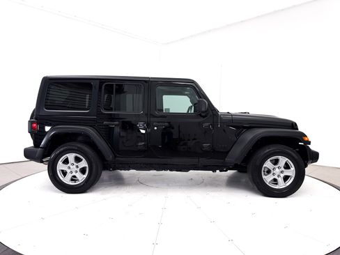 Used 2022 Jeep Wrangler Unlimited Sport AWD/4WD image 34