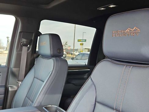 Used 2024 Chevrolet Silverado 2500 High Country w/ Technology Package image 15